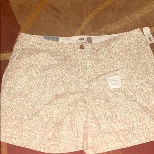 Old Navy Women’s shorts. Never worn